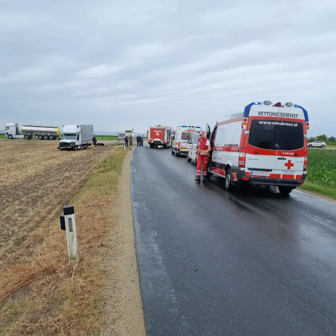 Verkehrsunfall mit eingeklemmter Person auf der L1091
