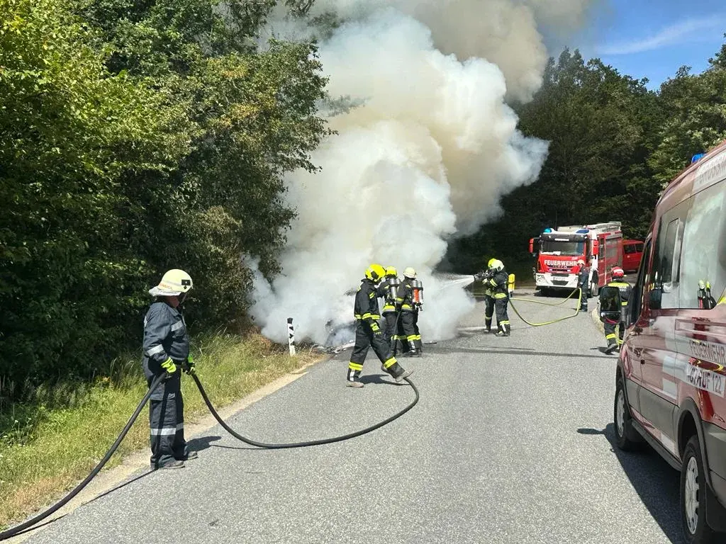 Fahrzeugbrand auf der L25