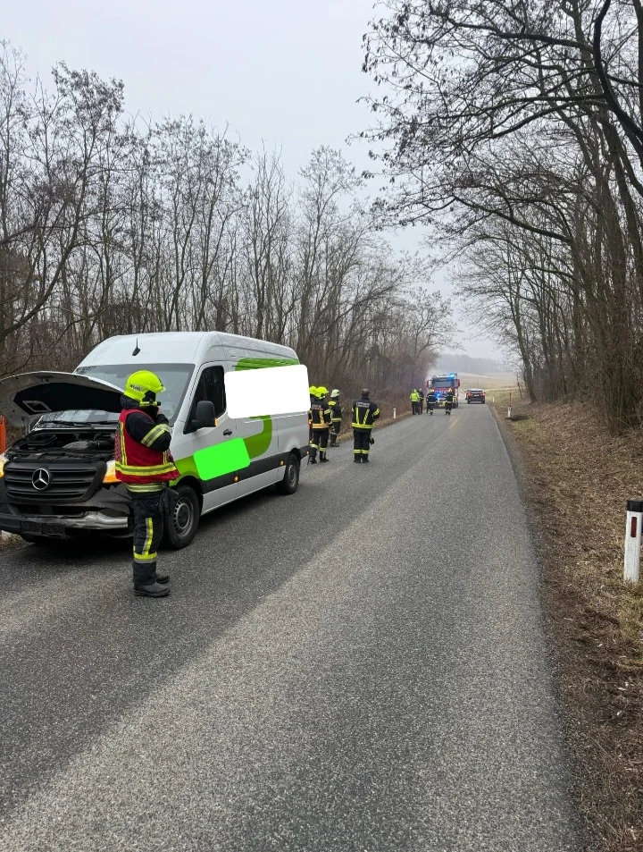 PKW-Bergung auf Hochstraße